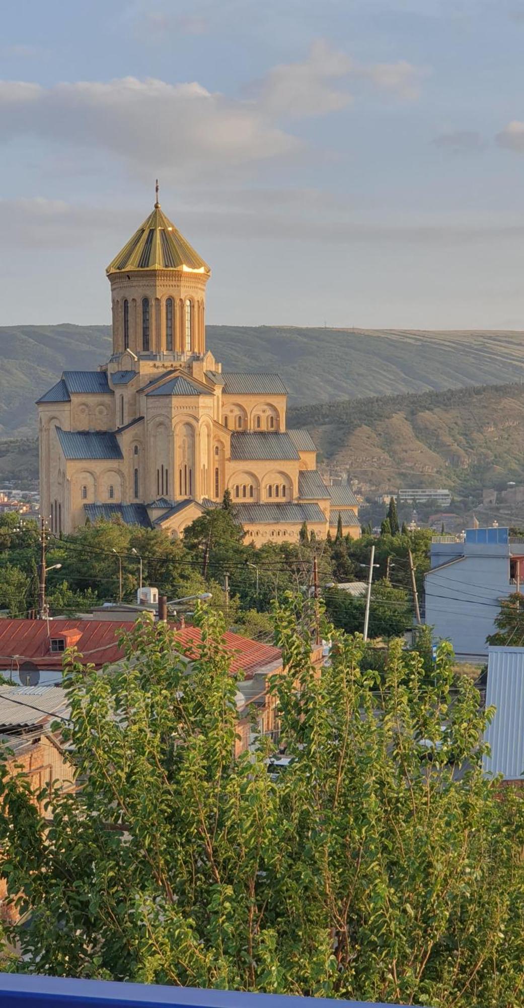 Hotel Hills In Old Тбилиси Екстериор снимка